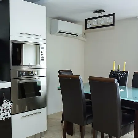 Apartment Harmonious And Relaxing 1Bd In Vinitsa, Near Beach